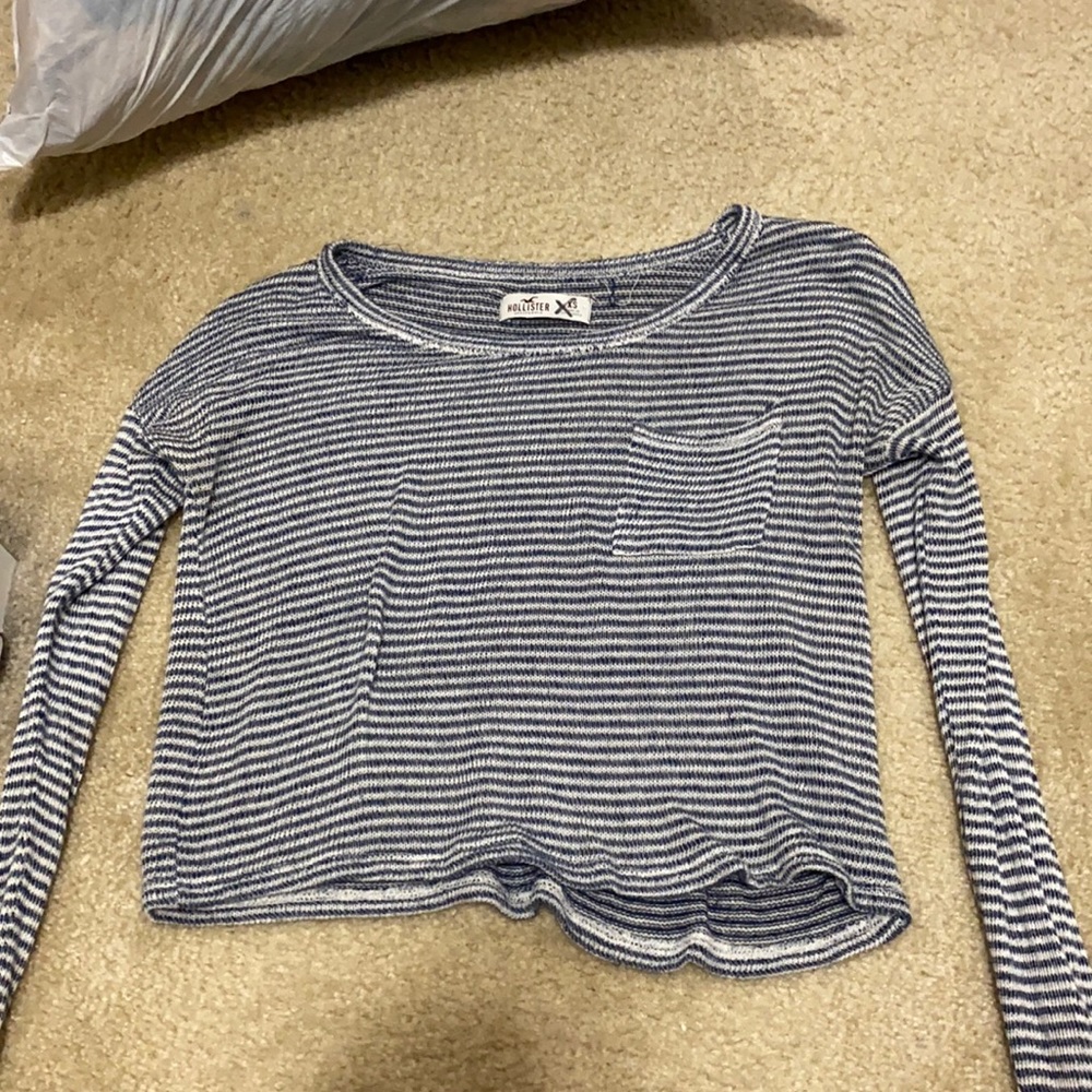 Hollister XS cropped sweater